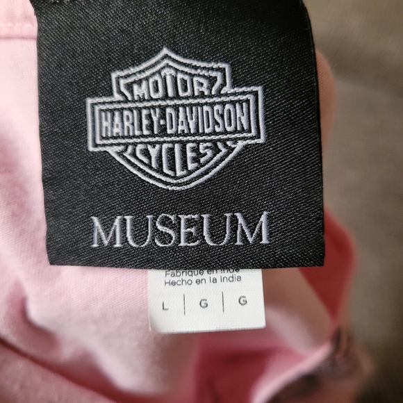Harley Davidson Museum Milwaukee Pink V Neck Tee - Picture 3 of 5